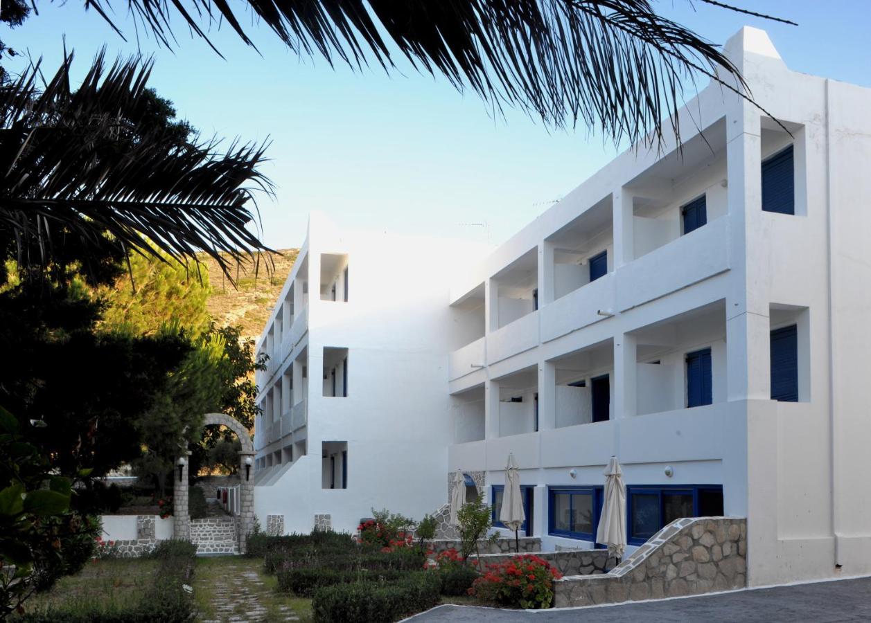 Lagada Beach Economy Hotel Adamantas  Екстериор снимка